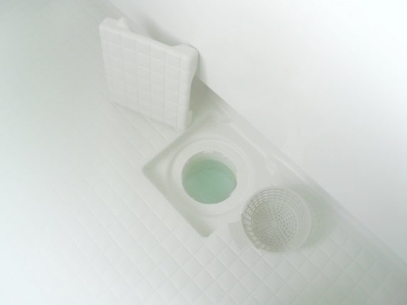 お風呂の排水溝掃除の頻度は？臭いやつまりも身近な道具3つでOK！
